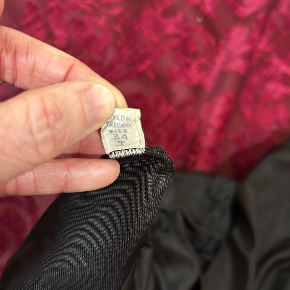 Authentic Old-Hollywood Black Lace Slip Dress (c. 1950s) - Picture 8 of 10